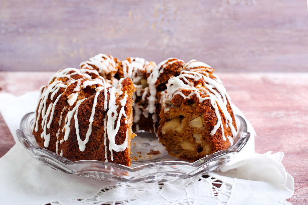 Fall Favorite: Apple Pecan Bundt Cake