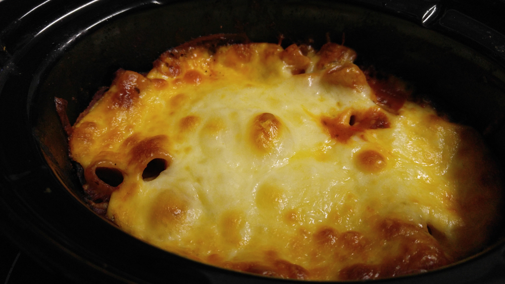 Did you know that you can make a delicious lasagna, that's easy to make? This crockpot lasagna recipe is absolutely amazing and so easy to make. It might just become your new family-favorite.