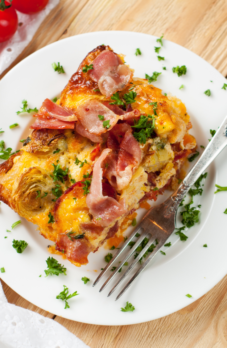 One of the best ways to use your Instant Pot is for breakfast. You do not want to miss out on these Instant Pot breakfast casserole recipes! This bacon, egg, and cheese casserole will start your day off on the right foot. 