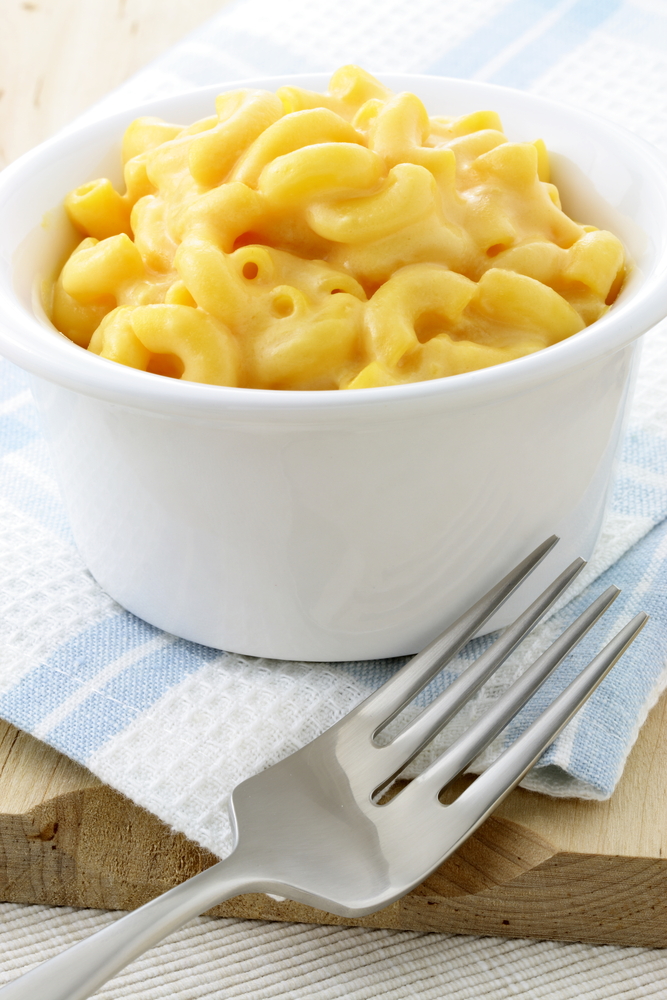 Whether you're a working mom or a stay at home mom, life can get crazy! Hopefully some of these easy dinner recipes for your family will help! This crockpot mac and cheese is so easy and so delicious. 