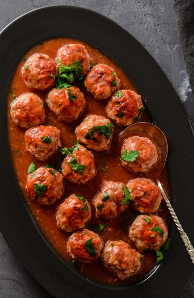 Crock Pot meals are ridiculously easy and very low key, making them perfect for working moms and dads. Check out these delicious crock pot meals! These meatballs will be your new favorite! 