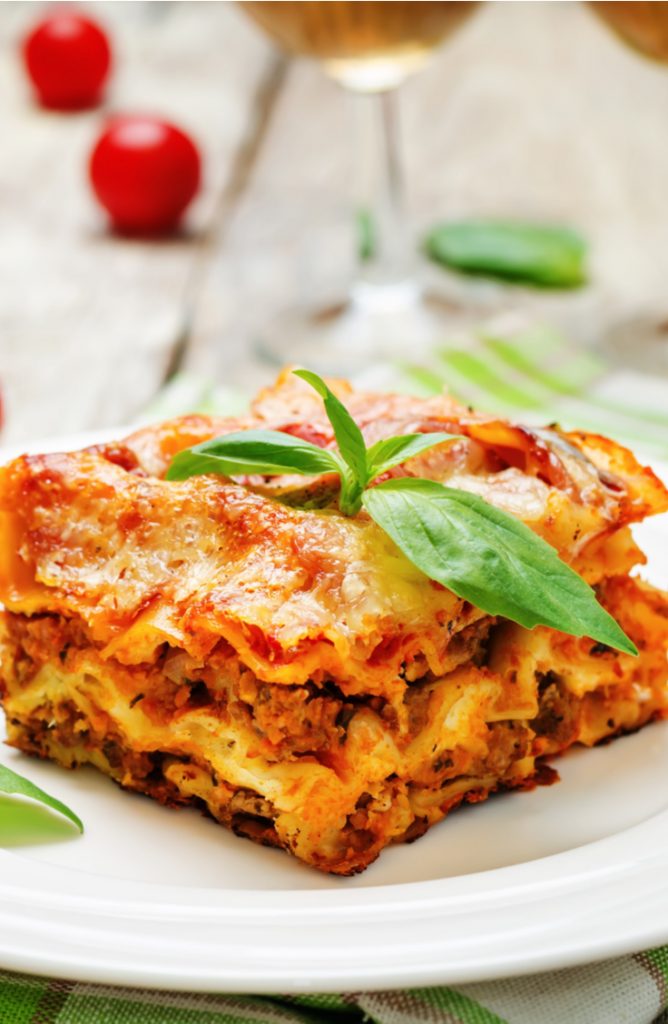 Crock Pot meals are ridiculously easy and very low key, making them perfect for working moms and dads. Check out these delicious crock pot meals! This lasagna is to die for! 