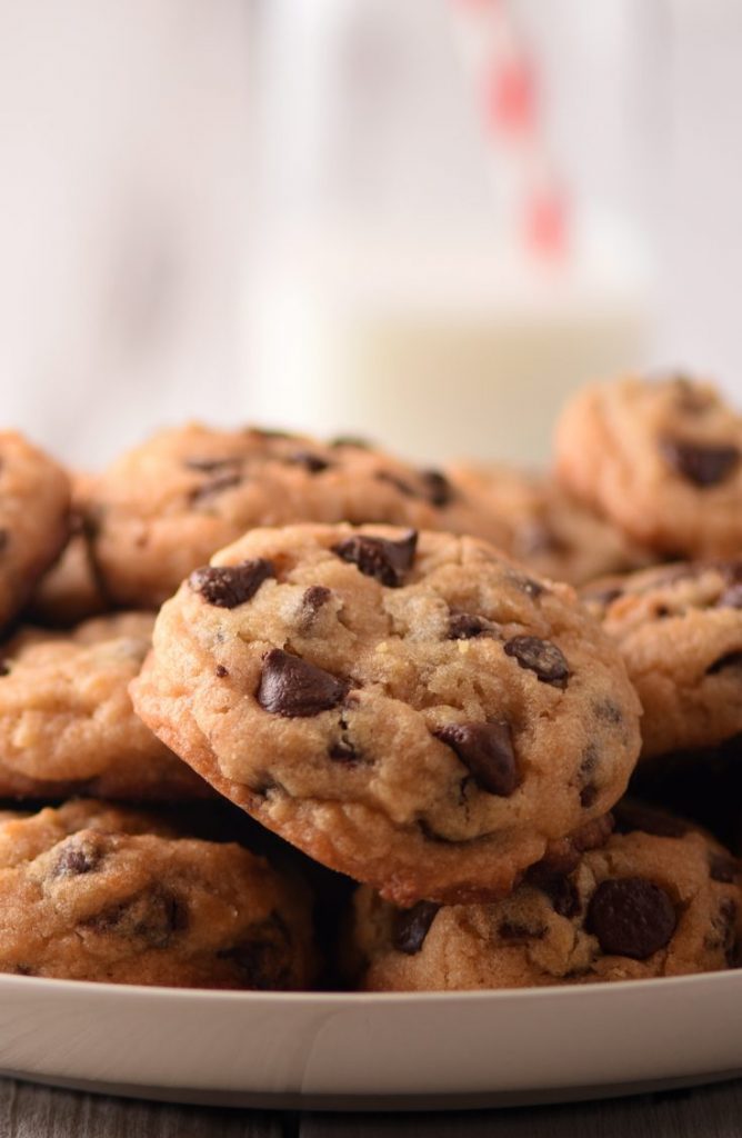 These pancake mix chocolate chip cookies are to die for! If you're looking for some great dessert ideas, here are five delicious Aunt Jemima dessert recipes!
