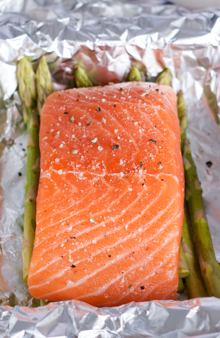 From brown sugar to teriyaki to asparagus and lemon, we've gathered some of our favorite salmon recipes baked in foil! They will be your new family favorite! 