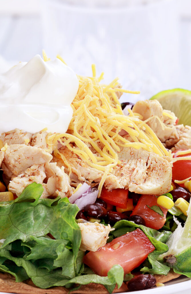 Looking for some healthy and easy Pegan diet recipes? This chicken taco salad is so delicious! 